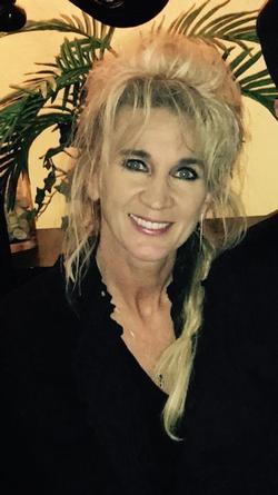 julie van zee phelps